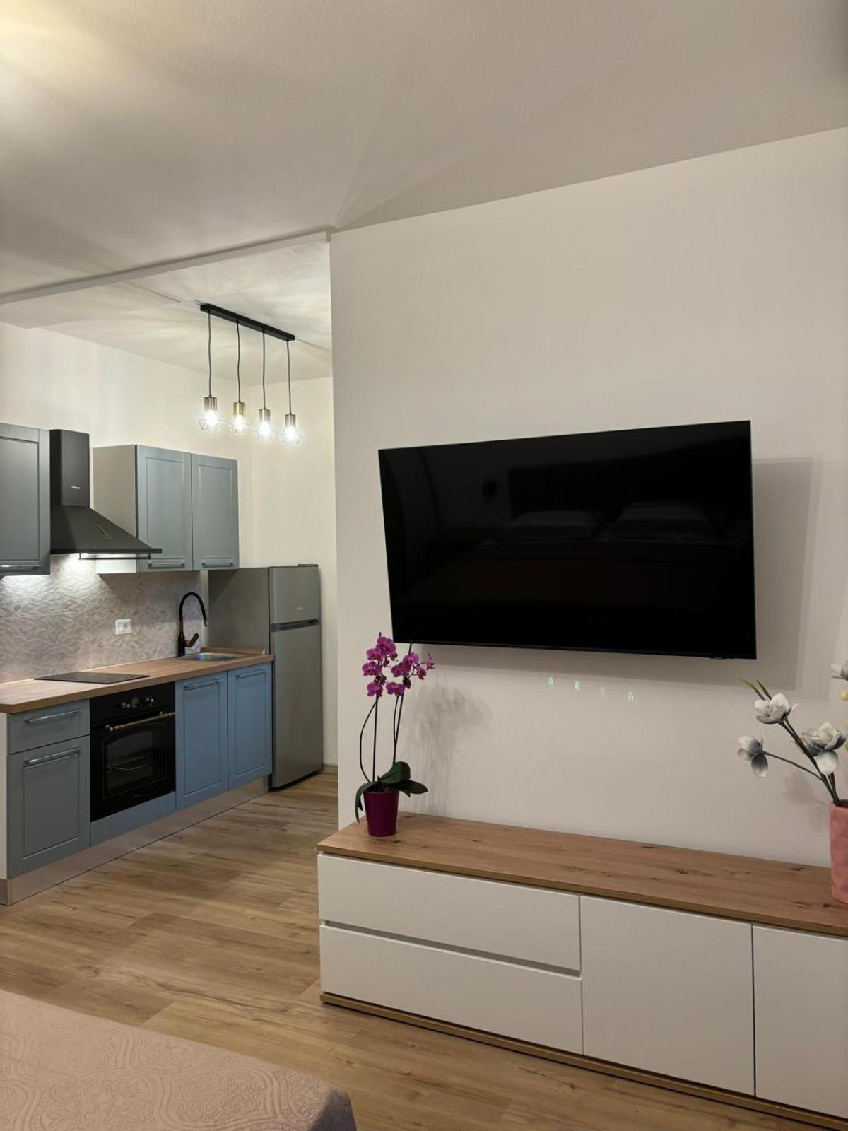 Apartment And Room Marlen Rovinjsko Selo Eksteriør bilde